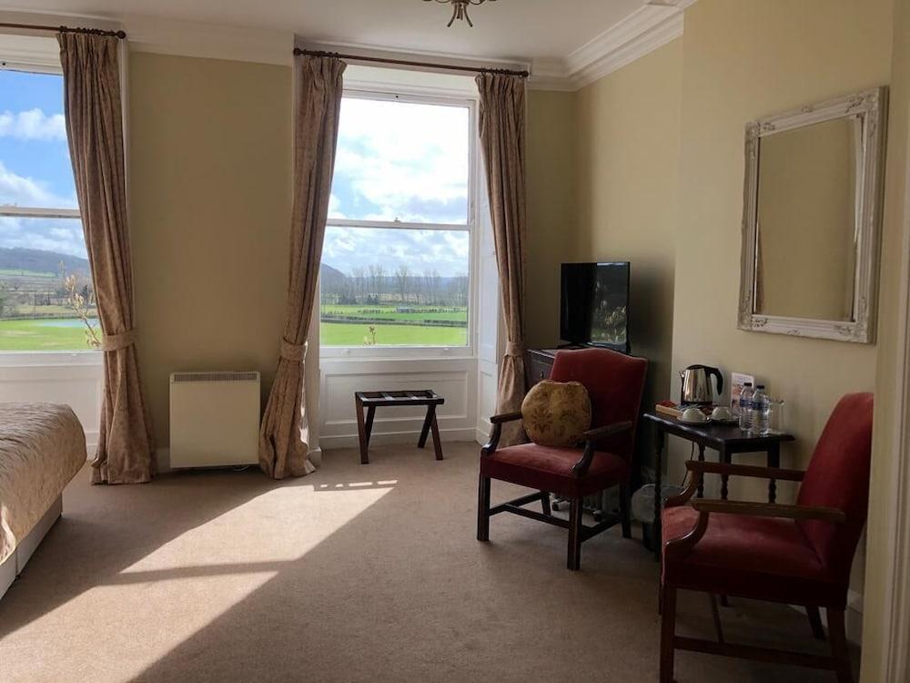 Hotel Longworth Hall 3*