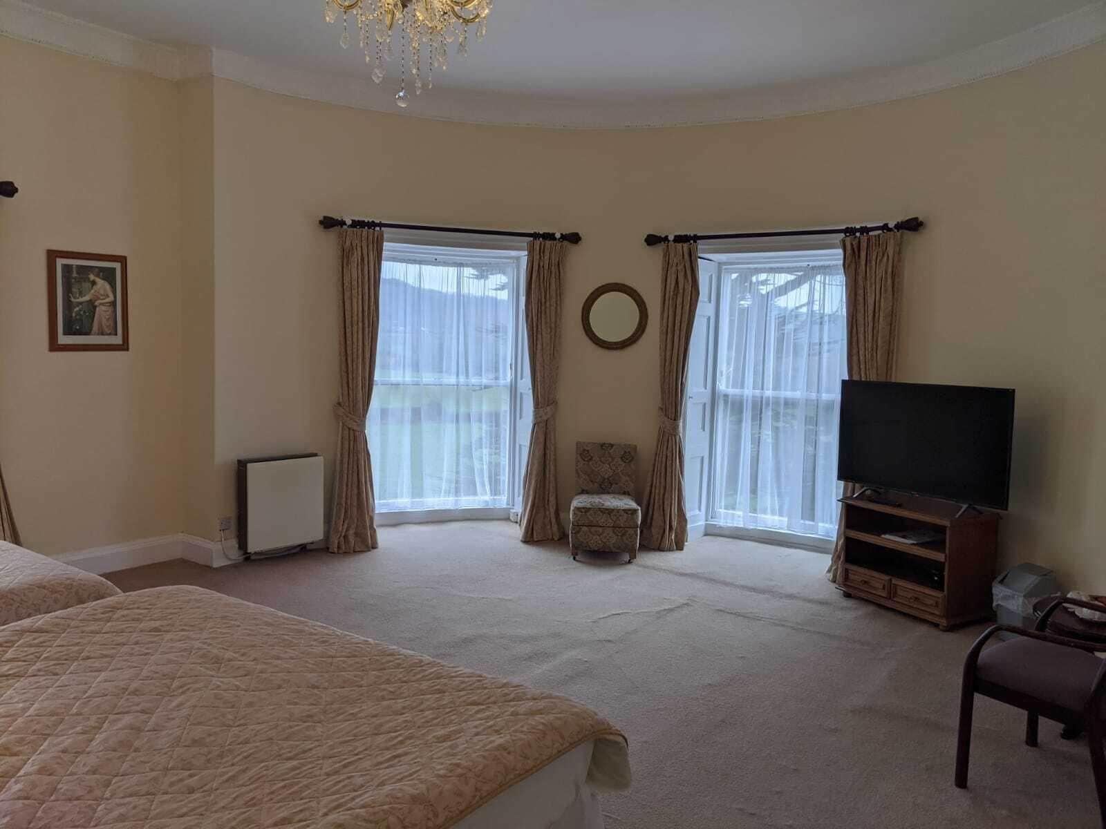 Longworth Hall Hotel 3*