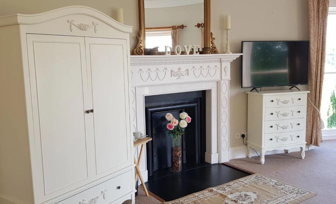 Longworth Hall 3*