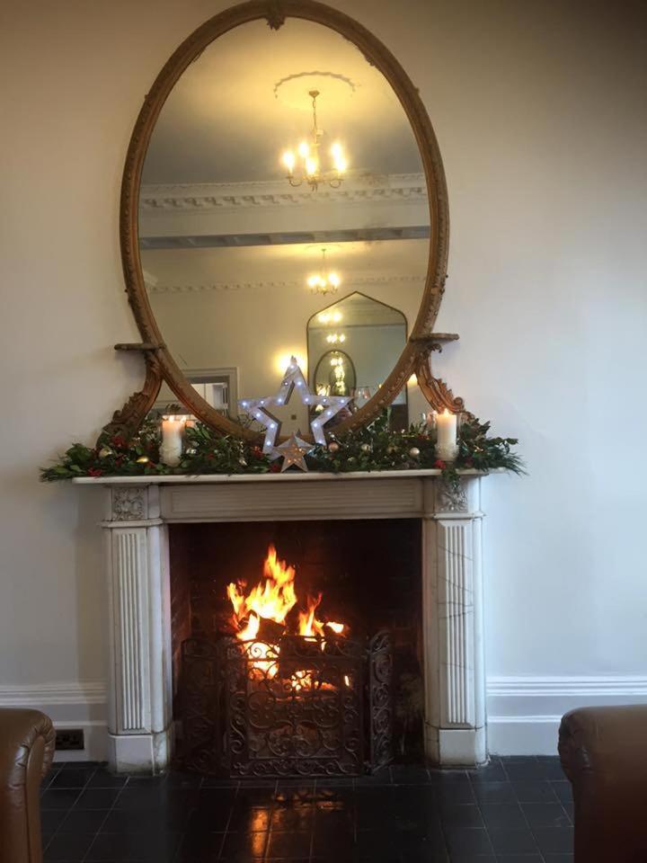 Longworth Hall Hotel 3*
